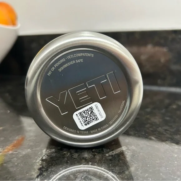 YETI 18 OZ WATER BOTTLE - Picture 7 of 8